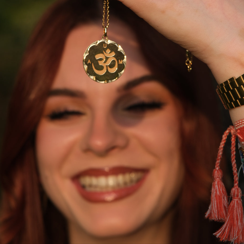 Collana Om - Aum Dorato