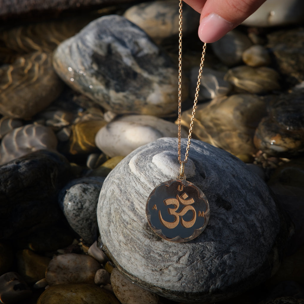 Collana Om - Aum Dorato