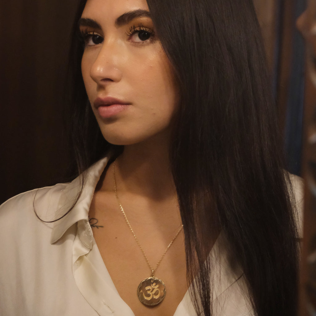 Collana Om - Aum Dorato