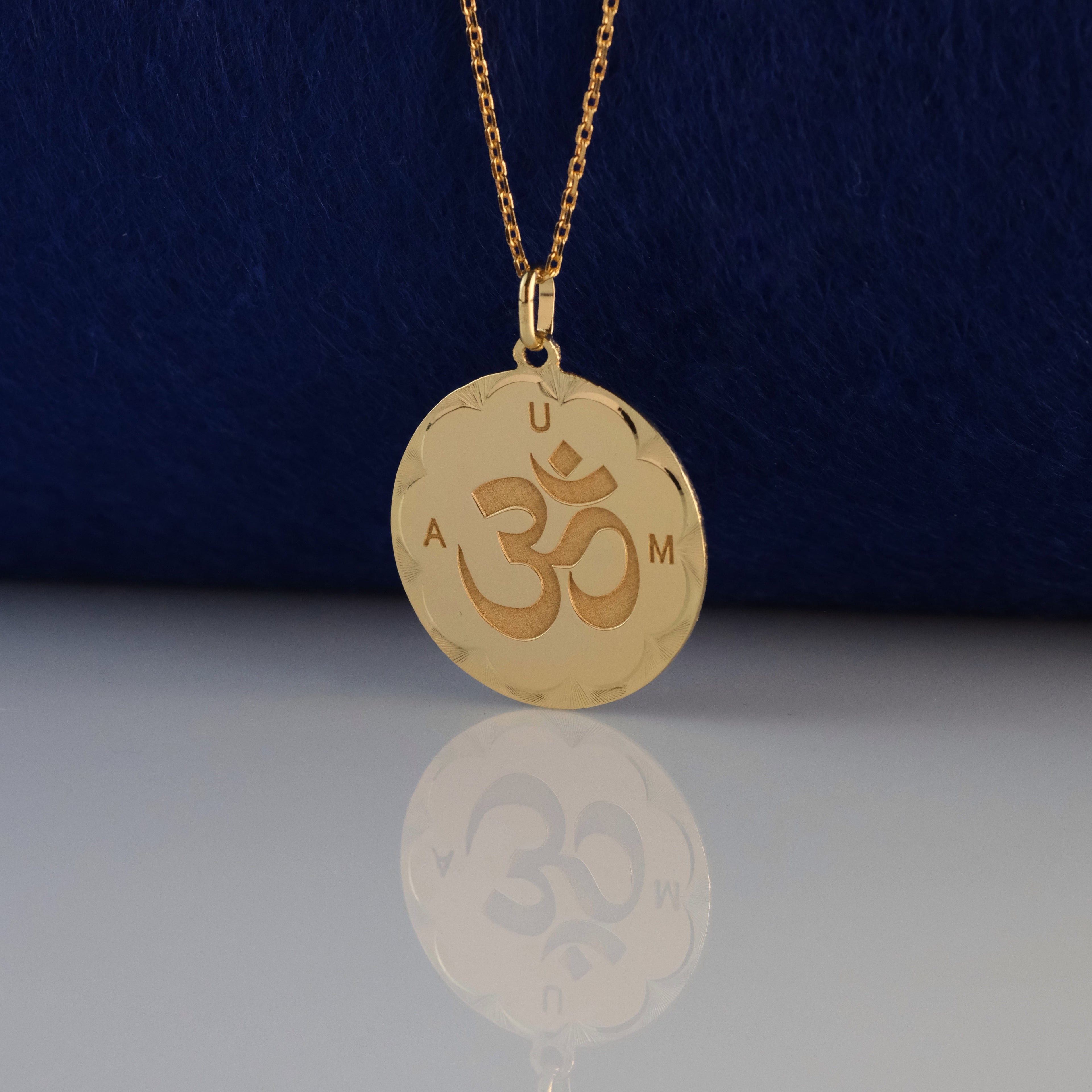 Collana Om - Aum Dorato