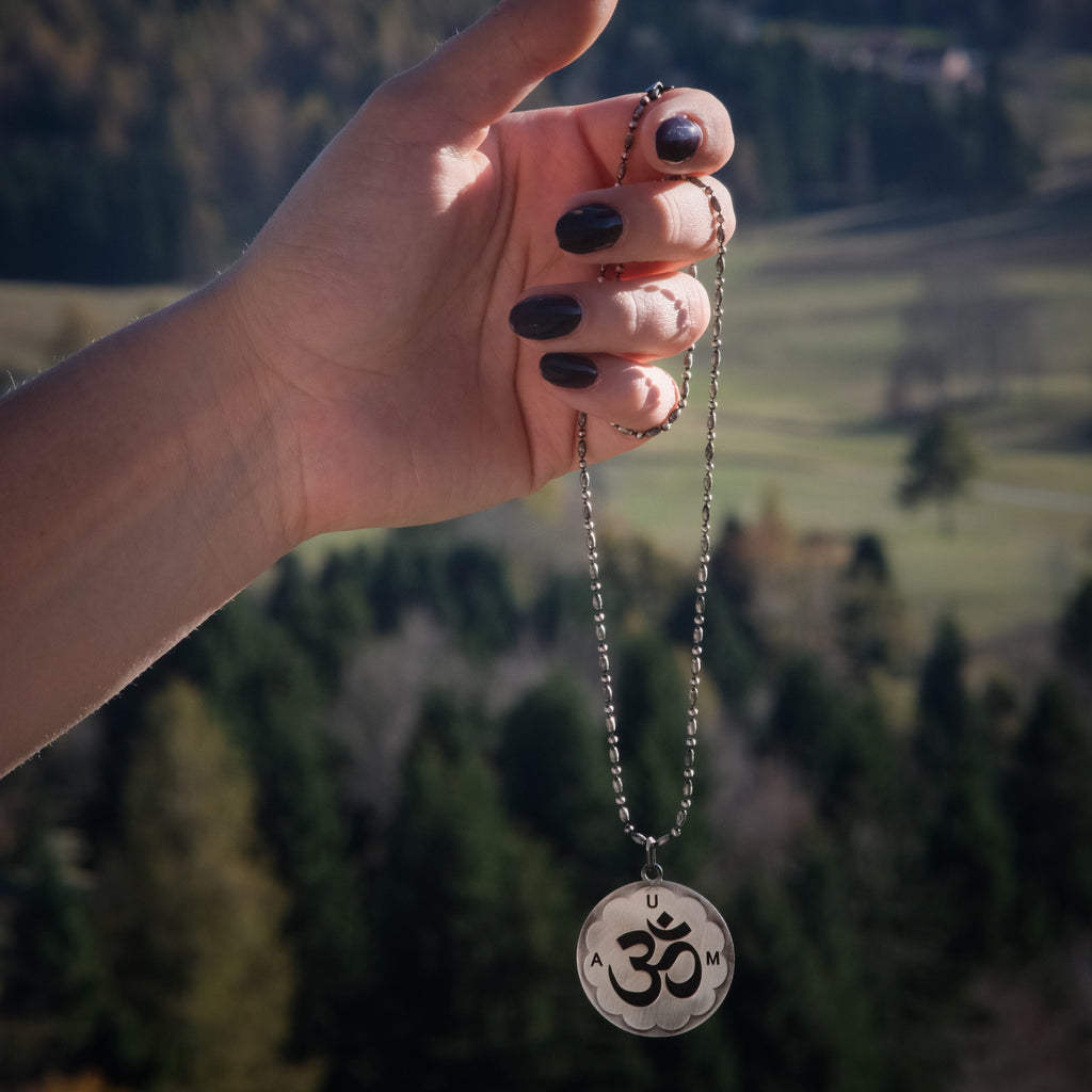 Collana Om - Aum Argento